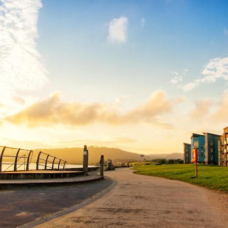 Sea View Apartment At The Beach! Llanelli Exteriör bild