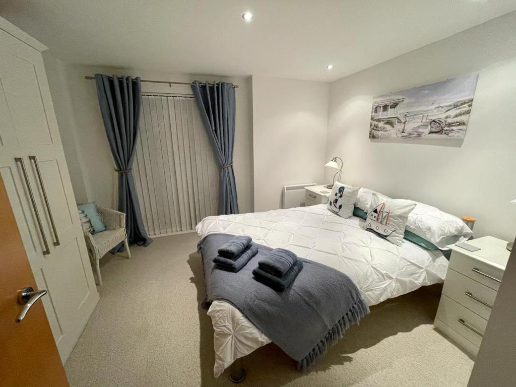 Sea View Apartment At The Beach! Llanelli Exteriör bild